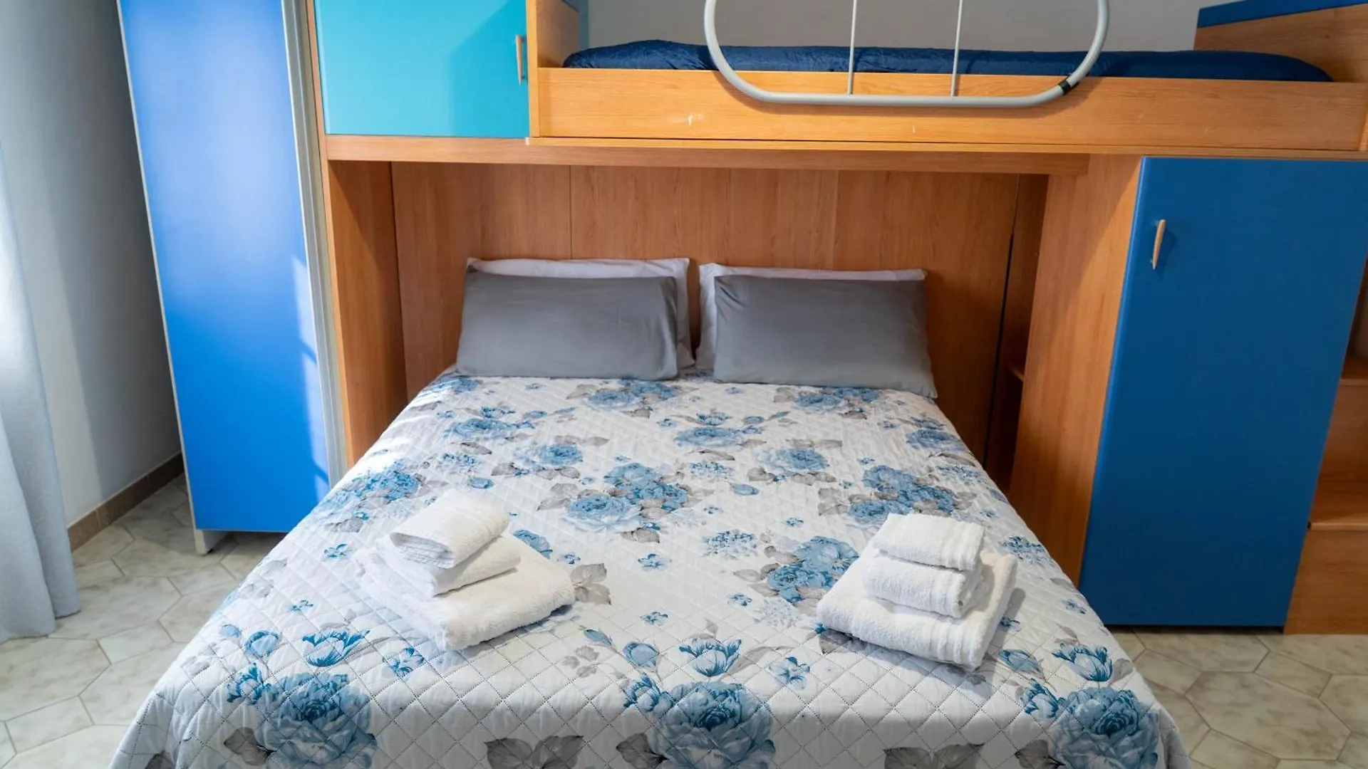 Marina Holiday Altavilla Milicia Apartment